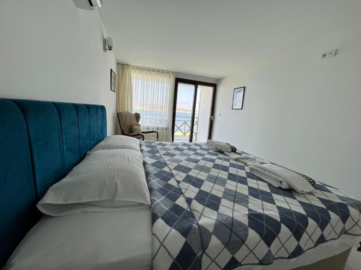 Giritli Rum Meyhanesi & Butik Otel Karaburun  Bagian luar foto