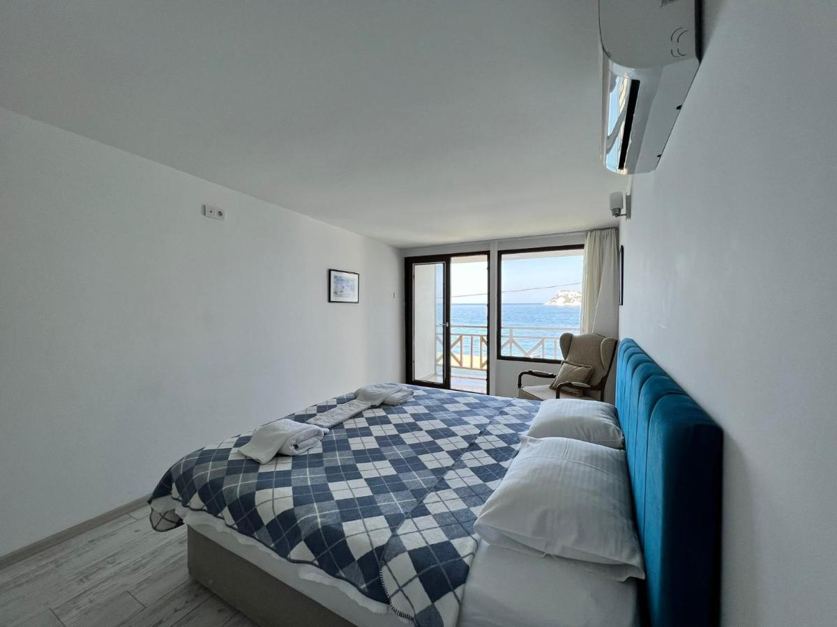 Giritli Rum Meyhanesi & Butik Otel Karaburun  Bagian luar foto