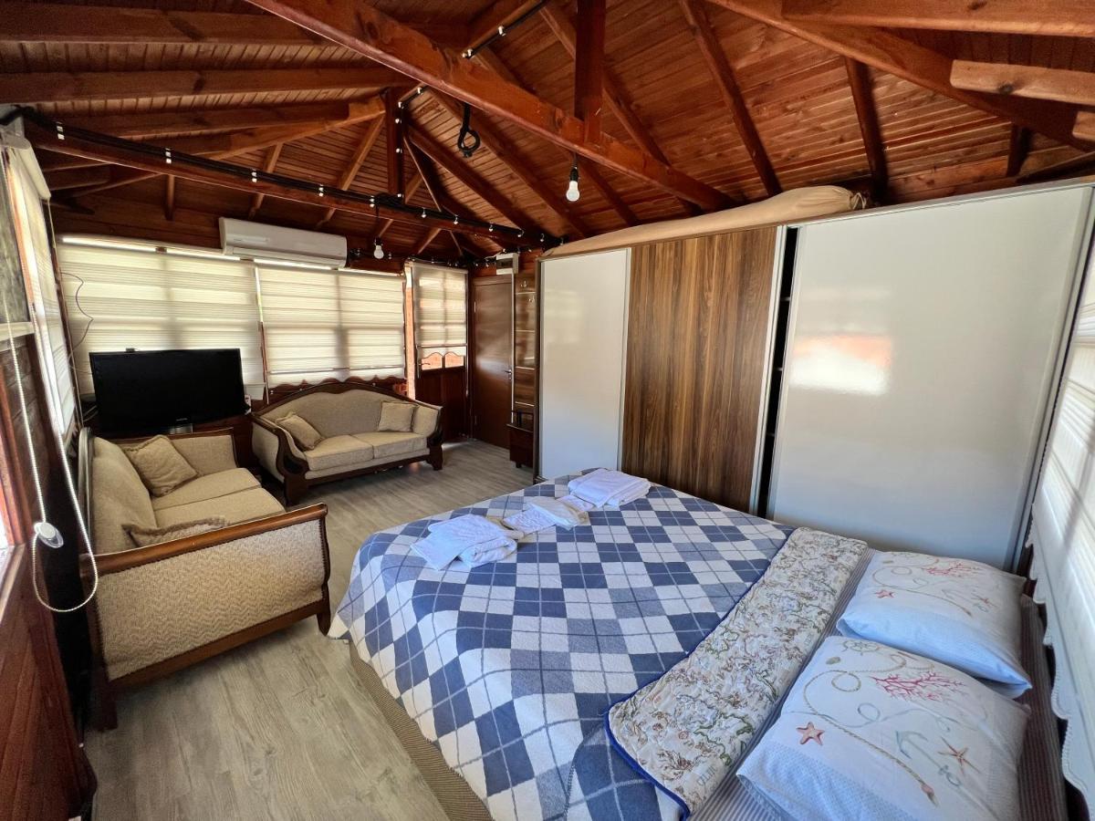 Giritli Rum Meyhanesi & Butik Otel Karaburun  Bagian luar foto